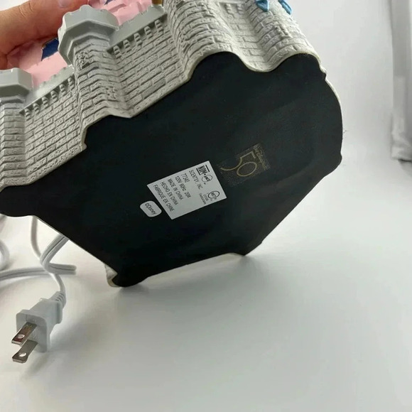 HTF~Scentsy Walt Disney World 50th Anniversary Cinderella Castle Wax Warmer - Picture 16 of 16